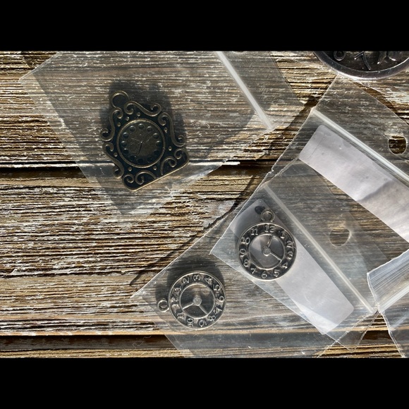Clocks Charms Findings - Picture 3 of 8